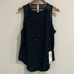 NWT Lululemon Sculpt Tank size 10 black camo